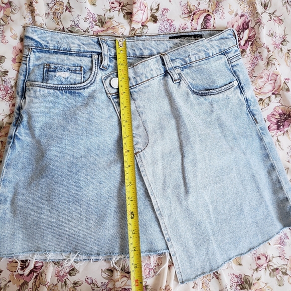 Blank NYC Acid Trip Asymmetrical Slanted Jean Denim Skirt Distressed 26 - Picture 13 of 15